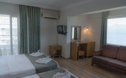 LARGE ROOM